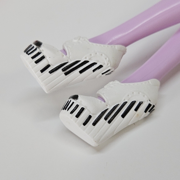 Monster High Dance Class Operetta Doll Accessories Complete - Picture 4 of 5